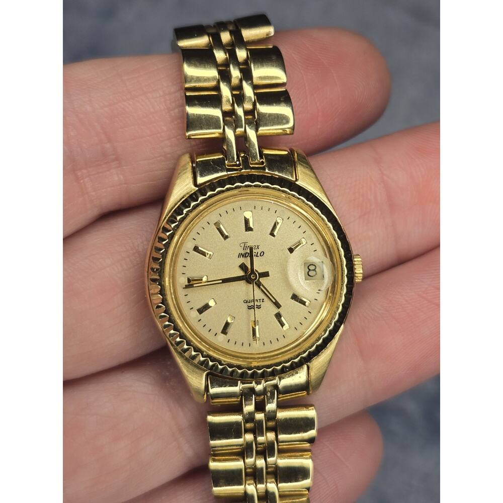 Timex Indiglo womensQuartz Wristwatch Gold Tone WR Date Indicator Vintage 1997